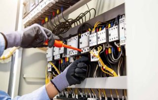 Nuova CEI 11-27:10-2025: cosa cambia per la sicurezza nei lavori elettrici